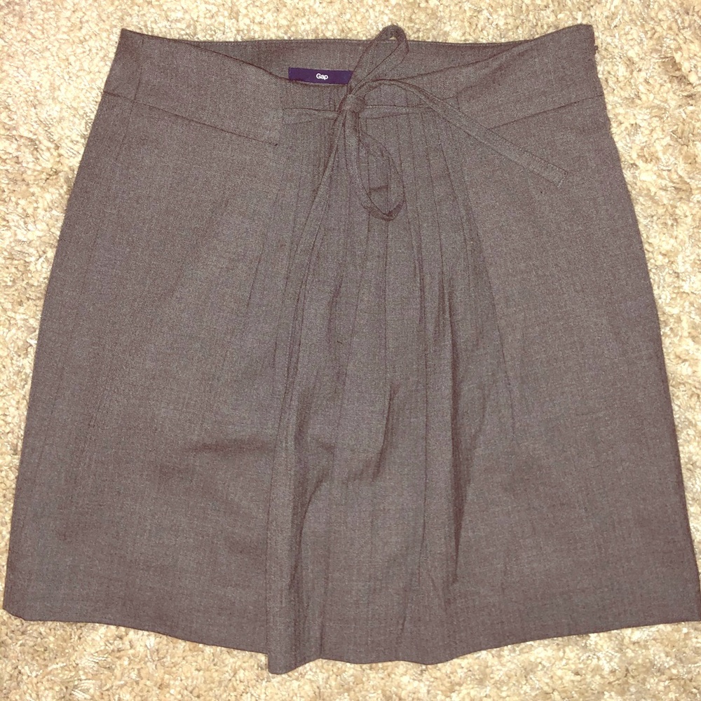 Gap skirt